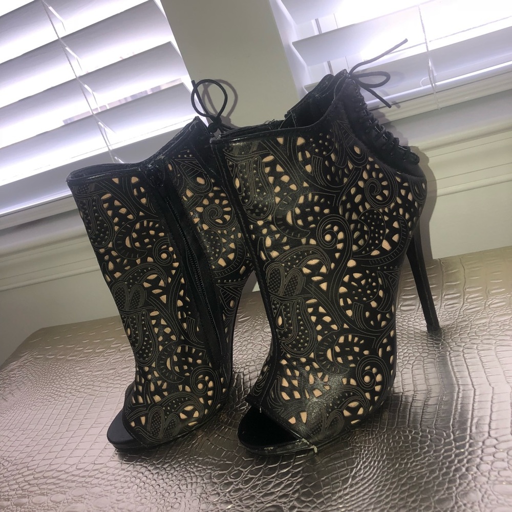 Steve Madden Leather heels